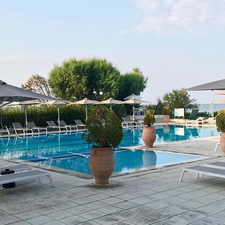 Kassandra Mare Hotel ネア・ポティダイア エクステリア 写真