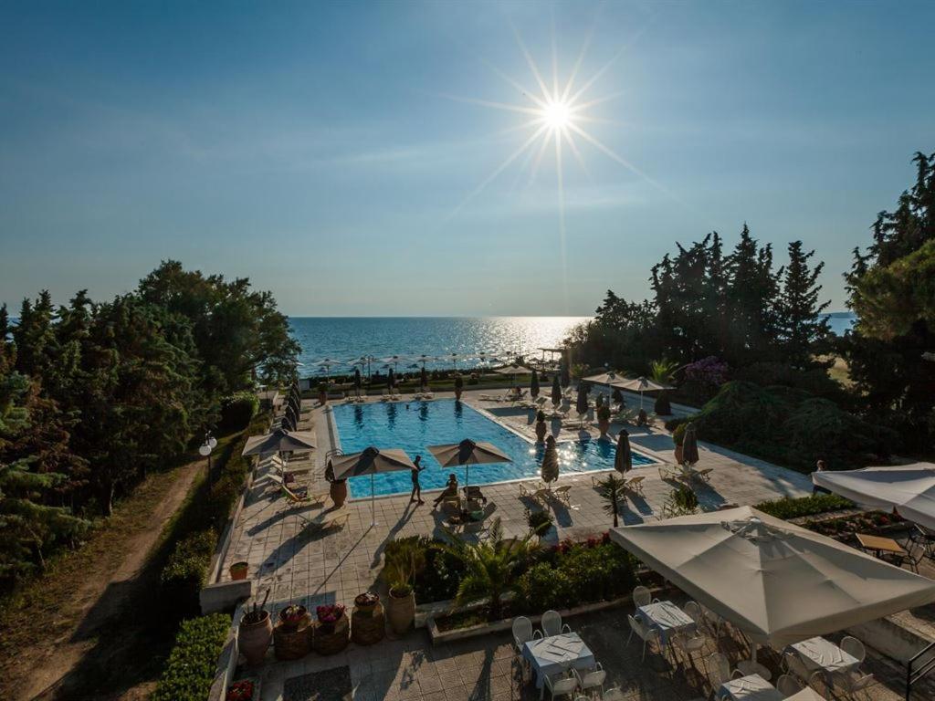 Kassandra Mare Hotel ネア・ポティダイア エクステリア 写真