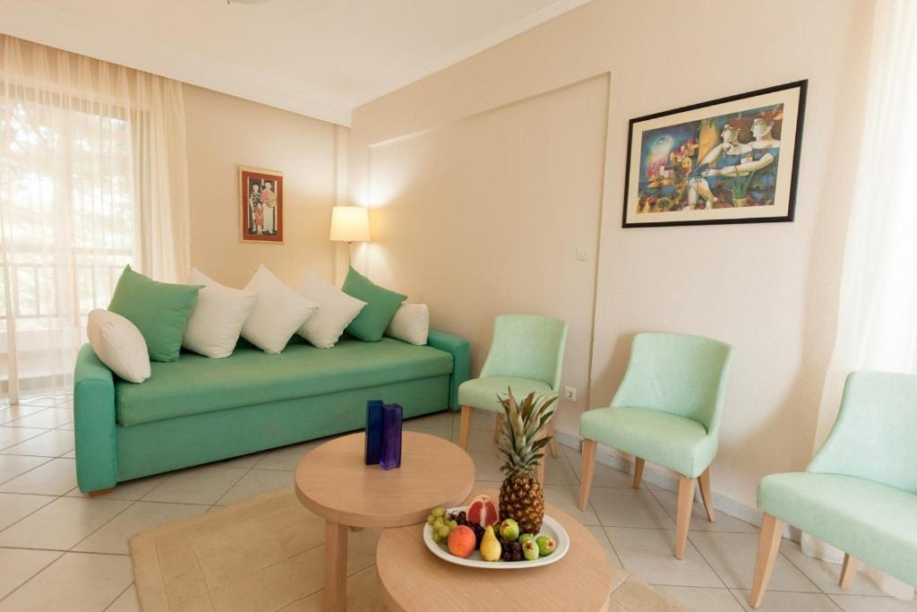 Kassandra Mare Hotel ネア・ポティダイア エクステリア 写真