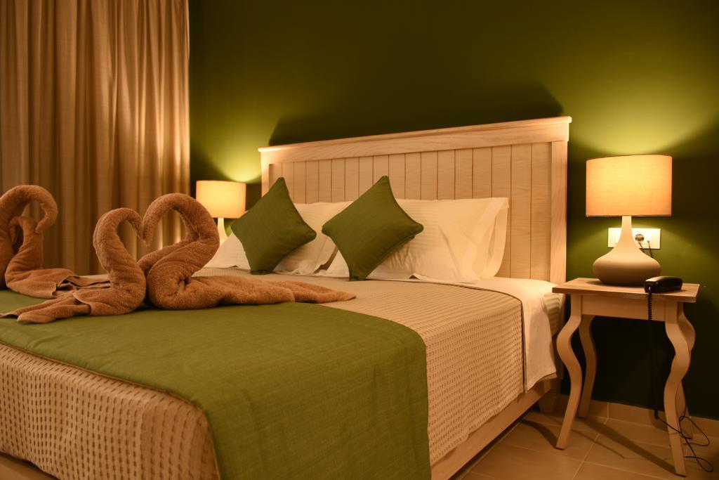 Kassandra Mare Hotel ネア・ポティダイア エクステリア 写真