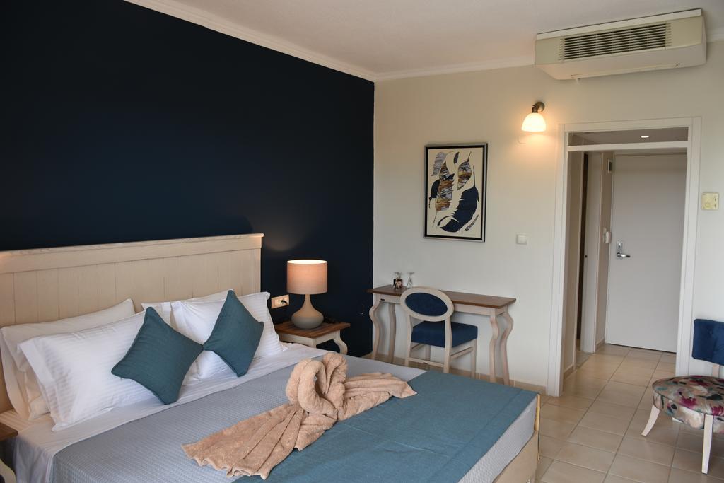Kassandra Mare Hotel ネア・ポティダイア エクステリア 写真