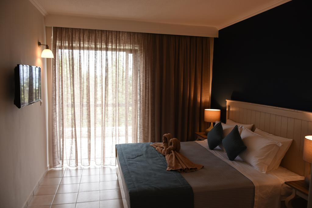 Kassandra Mare Hotel ネア・ポティダイア エクステリア 写真