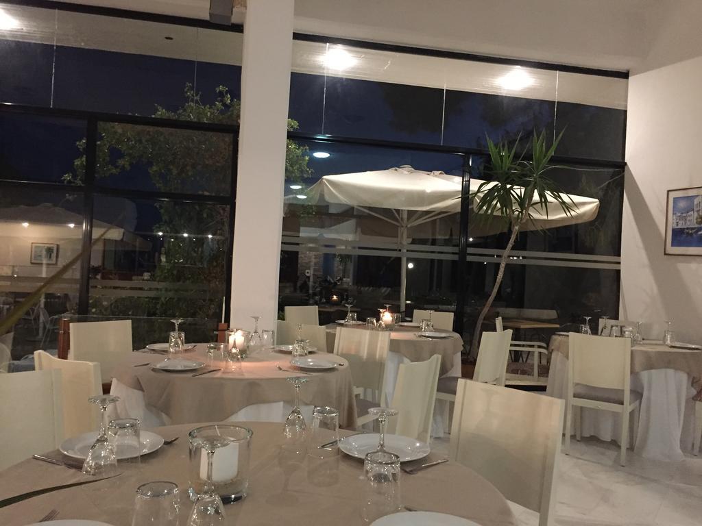 Kassandra Mare Hotel ネア・ポティダイア エクステリア 写真